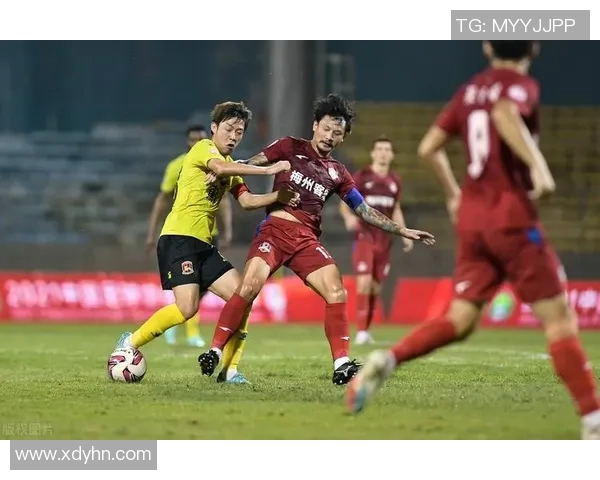 深圳足球队在邀请赛中以100分领跑积分榜展现强劲实力 深圳足球队在邀请赛中以100分领跑积分榜展现强劲实力