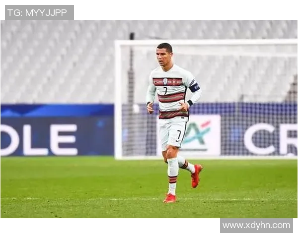 足球明星新冠检测呈阳性球迷关注健康与赛事未来